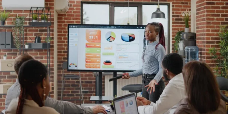 كيف أصبحت مهارة تحليل البيانات مهمة في كل المجالات و ماهي وظائفها؟