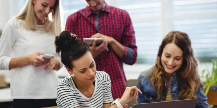 لماذا تعتبر المهارات الرقمية أساس القوى العاملة المستقبلية؟