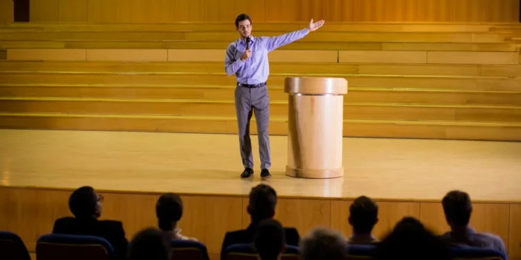 أهمية الخطابة: تأثيرها على الاتصال والأثر