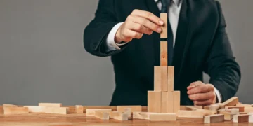 أنواع التطوير المهني: دليل شامل لاختيار الأفضل لتحسين مهاراتك المهنية