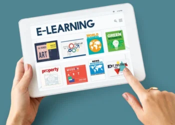 فهم أهمية الأمية الرقمية في عصر الرقمية