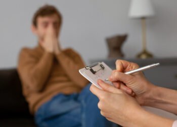 علم النفس الاكلينيكي: كيف يساعدنا في فهم النفس
