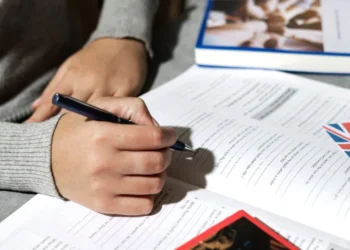 كيف اطور لغتي الانجليزية