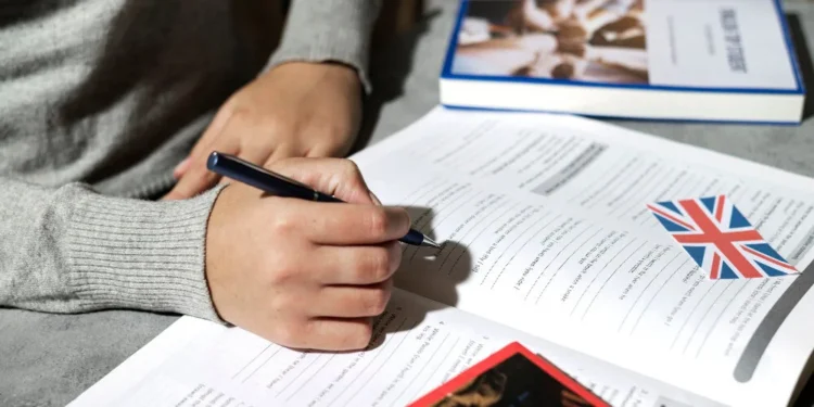 كيف اطور لغتي الانجليزية